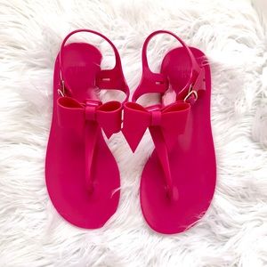 Crown & Ivy fuchsia jelly bow sandals